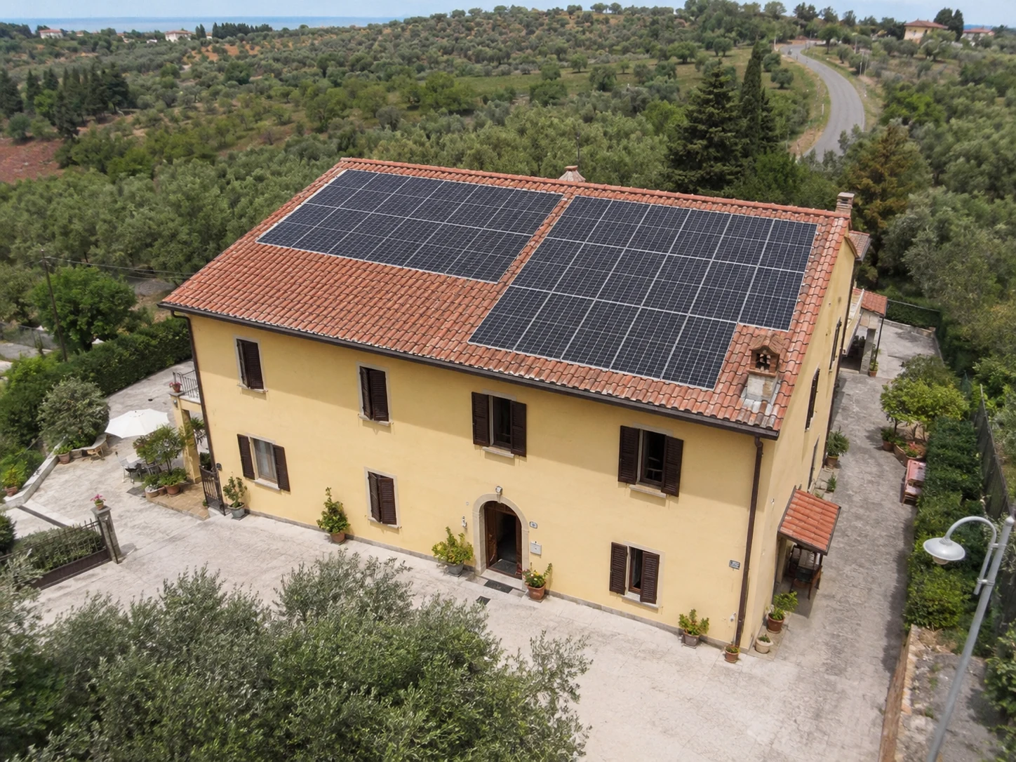 Immobile con copertura riqualificata e fotovoltaico